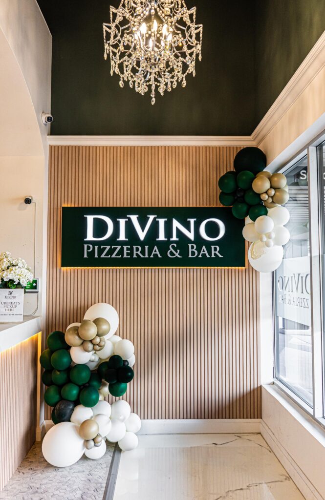 Divino Pizzeria & Grill interior