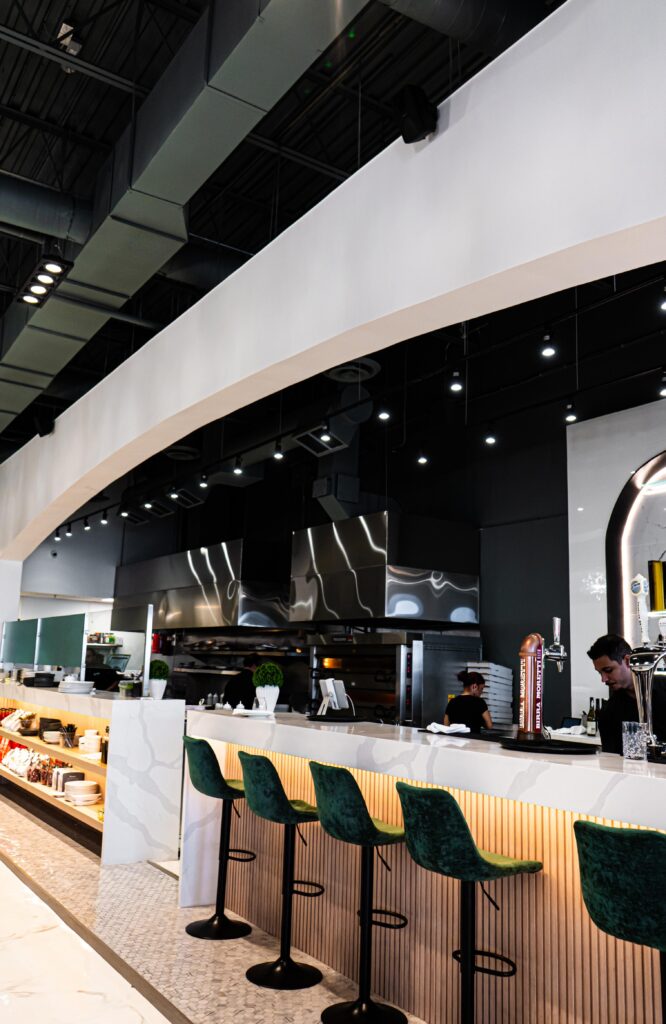 Divino Pizzeria & Grill interior