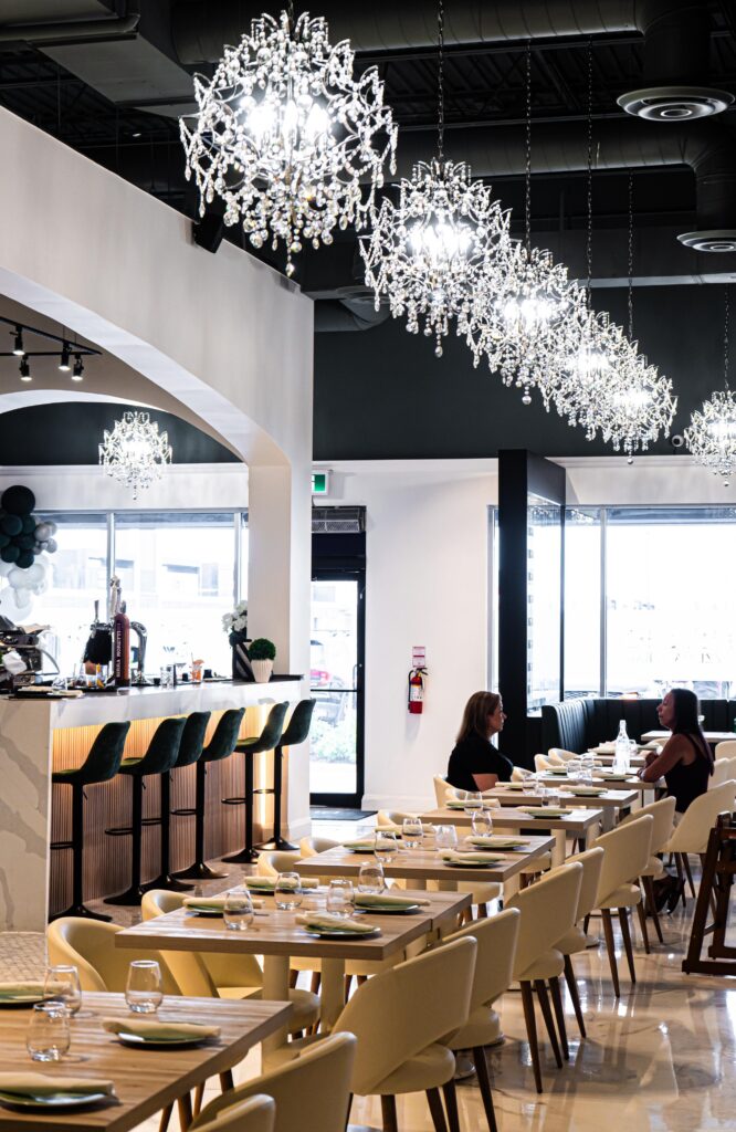 Divino Pizzeria & Grill interior
